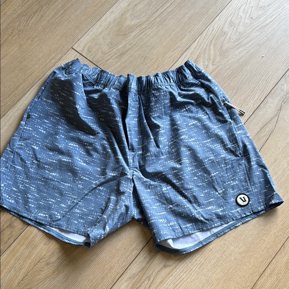 Vuori hybrid shorts